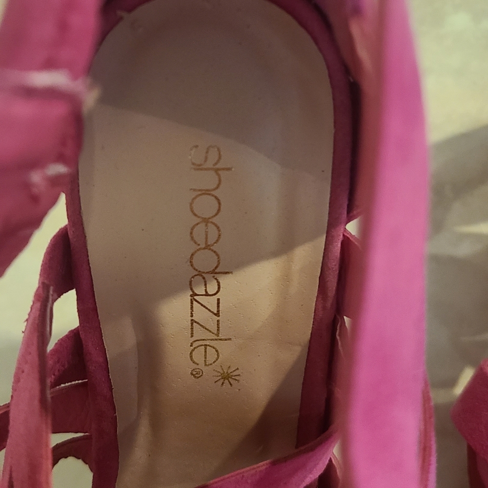 Beautiful Platforms - Picture 2 of 4
